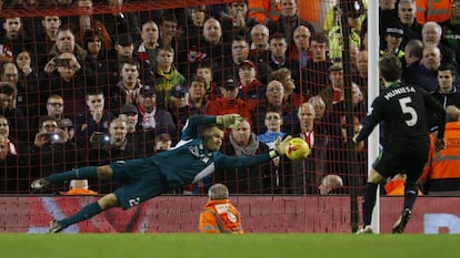 Mignolet faz defesa que valeu vaga na final.