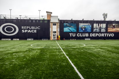 Campo de fútbol del centro deportivo privado Republic Space, en Boadilla del Monte.