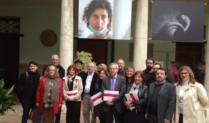 Dirigentes de las asociaciones de libreros y editores, junto a políticos y demás asistentes al Plan de Fomento de la Lectura.