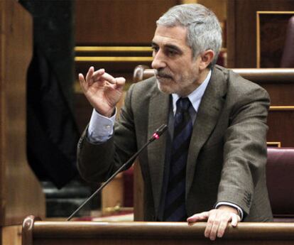 El portavoz de IU, Gaspar Llamazares, en el Congreso.