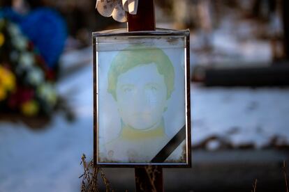 Olena Serhiivna, de 54 años, enterrada el pasado 4 de abril, en el cementerio de Kiev, Ucrania.
