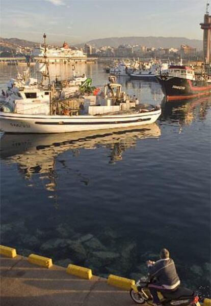 Bloqueo de pescadores en un puerto.