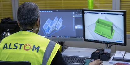 Un empleado de Alstom trabaja en desarrollos de 3D.