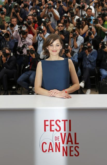 Marion Cotillard posa durante la presentación de la película "Blood Ties" en la 66º edición del Festival de Cine de Cannes (Francia).