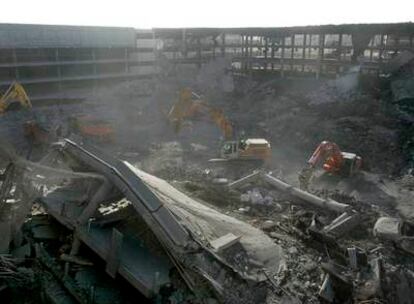 Fotografía tomada ayer en el lugar donde estaba el aparcamiento destruido por una bomba de ETA el pasado 30 de diciembre.
