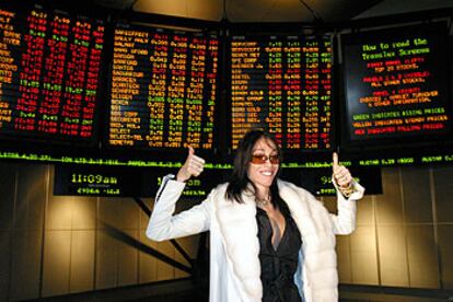 Heidi Fleiss, más conocida como Madame Hollywood, celebra la entrada del prostíbulo en la Bolsa australiana el pasado 1 de mayo.