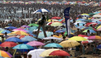 Valencia’s Malvarosa Beach, where temperatures reached 31ºC on Sunday.