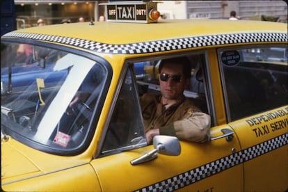 Cuidado si te toca un taxista con la actitud turbia de Robert de Niro en 'Taxi driver' (1976).