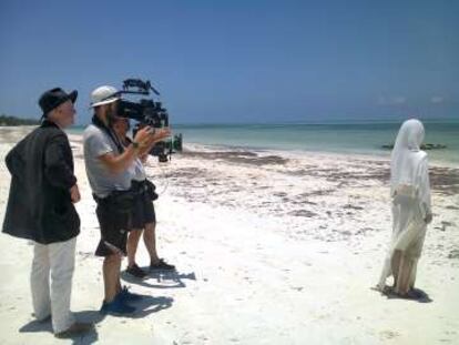 De izquierda a derecha, Stephan Winter, el director de fotografía Gernot Aschoff y Noriko Kura.