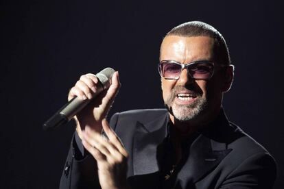 El cantante británico, durante su actuación en una gala benéfica para recaudar fondos contra el sida, el 9 de septiembre de 2012.