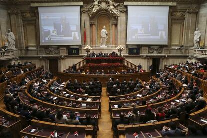 La Asamblea portuguesa conmemora la Revoluci&oacute;n de los Claveles, el pasado abril.