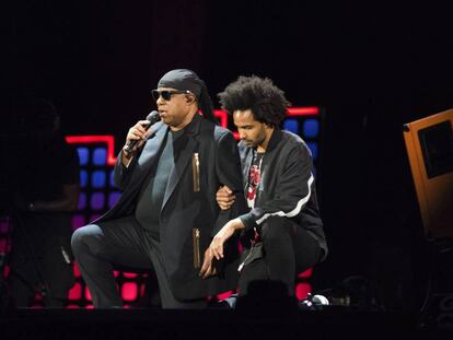 Stevie Wonder y su hijo, el s&aacute;bado en un concierto en Nueva York.