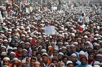 Miles de ciudadanos protestan el pasado domingo en Calcuta (India) contra la reforma de la ley de ciudadanía que discrimina a la minoría musulmana.