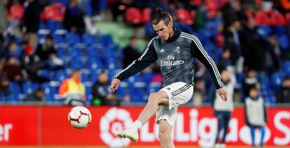 Bale, durante un calentamiento de la temporada anterior.