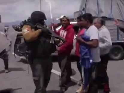 Campesinos en Perote (Estado de Veracruz) son agredidos por miembros de la Policía estatal el 20 de junio.