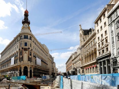  Fachada del complejo Canalejas en Madrid, ya sin los andamios y las lonas que lo cubrian.