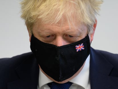 Boris Johnson, el 10 de enero durante una visita a un colegio de Uxbridge, al noroeste de Londres.