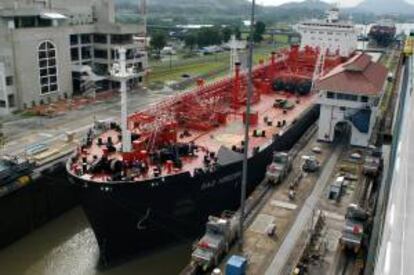 El Canal cumplió 98 años de operaciones con un aporte directo acumulado al Estado de más de 8.200 millones de dólares, 6.400 de ellos a partir de su transferencia a Panamá, según datos oficiales. EFE/Archivo