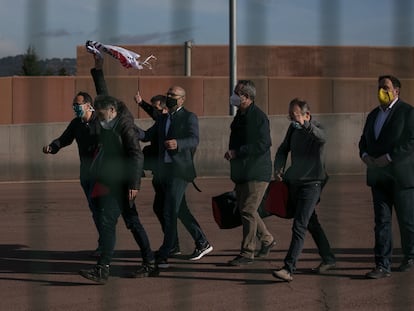 Siete de los presos del 'procés' abandonan el centro penitenciario de Lledoners después de que la Generalitat les concediera el tercer grado el pasado 29 de enero.