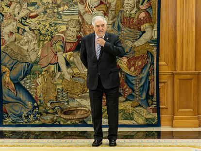 El nuevo presidente del Tribunal Constitucional (TC), Cándido Conde-Pumpido, en el Palacio de la Zarzuela, el viernes.