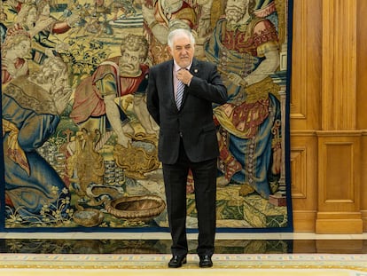 El nuevo presidente del Tribunal Constitucional (TC), Cándido Conde-Pumpido, en el Palacio de la Zarzuela, el viernes.