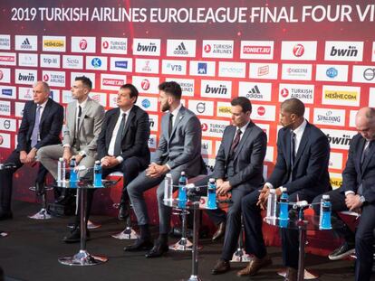 Obradovic y Sloukas (Fenerbahçe), Ataman y Micic (Efes), Itoudis y Hines (CSKA) y Laso y Campazzo (Real Madrid), en la presentación de la Final Four de Vitoria