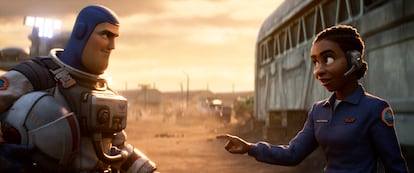 Buzz Lightyear and Alisha Hawthorne in a still of 'Lightyear'