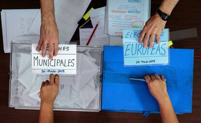 Urnas en las elecciones municipales y europeas en la Comunidad Valenciana. 