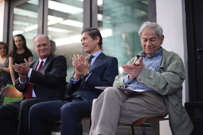 Roberto Freire, Jorge Cabral e Raduan Nassar na entrega do Prêmio Camões.