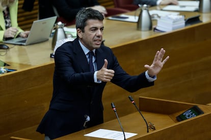 El presidente de la Generalitat, Carlos Mazón, interviene en las Cortes Valencianas.