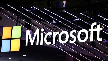 Logo de Microsoft en el Mobile World Congress (MWC) 2024, en Barcelona.