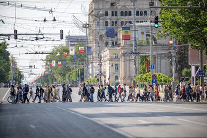 Banderas moldavas y europeas en Chisinau, el miércoles. 