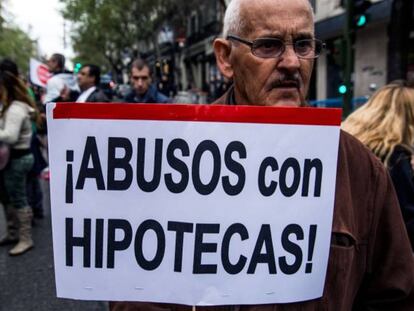 La justicia anula el aval hipotecario de los padres a los hijos por abusivo