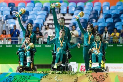 Dupla brasileira formada por Evelyn de Oliveira e Antônio Leme, junto da reserva Evani Silva, conquistou a medalha de ouro na categoria BC3 da bocha.