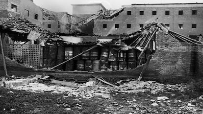 La banda terrorista ETA atentó contra la casa cuartel de la Guardia Civil de Zaragoza el 11 de diciembre de 1987. Asesinó a 11 personas, entre ellas cinco niñas, y provocó 88 heridos
