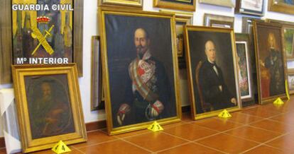 Imagen facilitada por la Guardia Civil de las obras robadas en junio El Escorial.