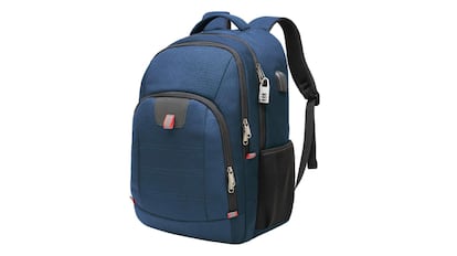 Este modelo de mochila antirrobo incluye un candado de triple combinación.