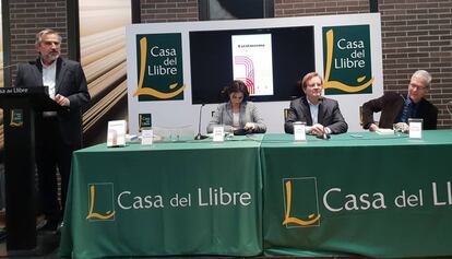De izquierda a derecha: Jordi Menéndez, Àstrid Barrio, Mario Romero, y Antoni Puigverd.