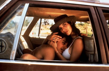 Maribel Verdú em ‘E tua mamãe também’ (2001). O diretor mexicano Alfonso Cuarón levou-a ao limite, ao igual que a Gael García Bernal e Diego Lua.