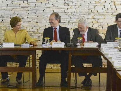 Presidente Dilma Rousseff durante reuni&atilde;o ministerial. 