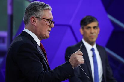 Keir Starmer y Rishi Sunak, durante el debate este miércoles. 