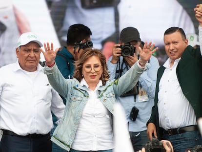 Sandra Torres, candidata presidencial por el partido político Unidad Nacional de la Esperanza, durante su cierre de campaña en la Ciudad de Guatemala.