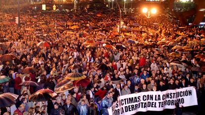 Una imagen de la manifestación en la Gran Vía de Bilbao del 12 de marzo de 2004.