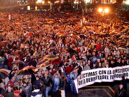 Una imagen de la manifestación en la Gran Vía de Bilbao del 12 de marzo de 2004.