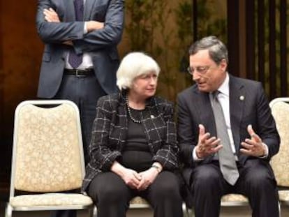 Los presidentes de la Reserva Federal de EE UU, Janet Yellen, y del BCE, Mario Draghi, en la reunión del G-7 en Sendai (Japón), el pasado 20 de mayo.