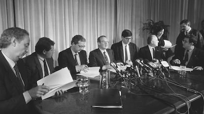 Firma del Pacto de Ajuria Enea en 1988. 