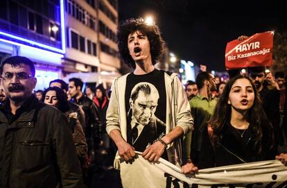 Protestas tras la victoria de Erdogan ayer en Estambul.