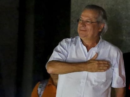 A prisão de José Dirceu piorou a situação de Dilma Rousseff.