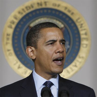 Obama anuncia en la Casa Blanca los límites a los sueldos de los ejecutivos.