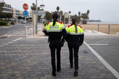 Una patrulla de agentes de los Mossos d'Esquadra, en una imagen de archivo.